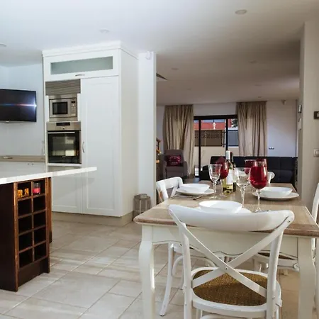 Vila With Heated Pool Three Bedroom La Mareta